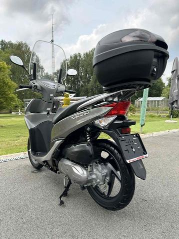 honda vision 110cc 2500km 2013 schowroomstaat 1200 €, Motoren, Motoren | Honda, Particulier