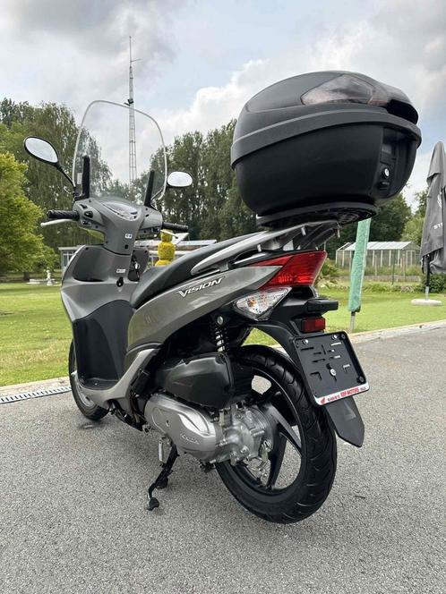 honda vision 110cc 2500km 2013 schowroomstaat 1200 €, Motoren, Motoren | Honda, Particulier, Ophalen