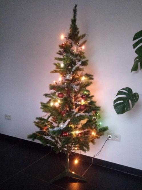 Kunstkerstboom met voet (met 2 groentinten) incl. verpakking, Diversen, Kerst, Gebruikt, Ophalen of Verzenden