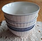 4 Amely Jones kommen met blauwe motieven, 3 verschillende, Assiettes(s), -, Comme neuf, Autres styles