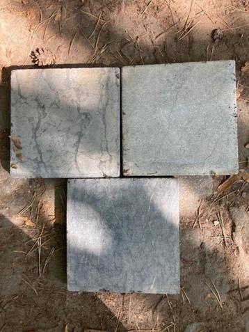 blauwe hardsteen tegels beschikbaar voor biedingen