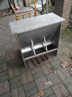 Roestvrijstalen voederbak, Ophalen