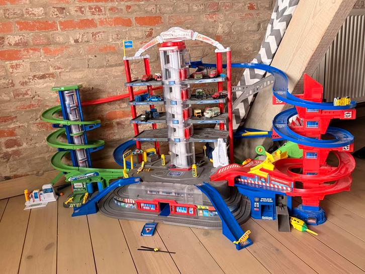 Majorette Super City parkeergarage, Kinderen en Baby's, Speelgoed | Racebanen, Gebruikt, Ophalen