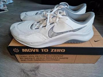 Baskets Nike legend essential 3 next nature pointure 45 neuv beschikbaar voor biedingen