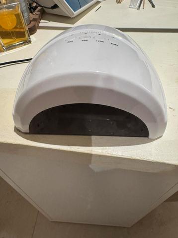 2 led lampen als nieuw beschikbaar voor biedingen