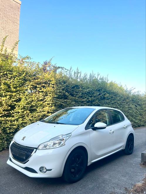 Peugeot 208 1.2 benzine met 114.000KM van 2014 met GARANTIE, Auto's, Peugeot, Bedrijf, Te koop, Airbags, Airconditioning, Bluetooth