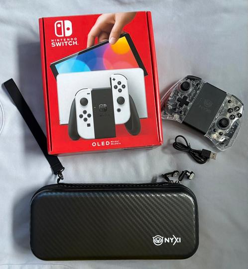Nintendo Switch Oled - Nyxi Carbon hoesje - Nyxi Controller, Games en Spelcomputers, Spelcomputers | Nintendo Switch, Zo goed als nieuw