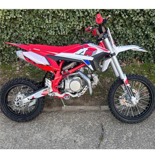 Apollo Thunder 140cc GLOEDNIEUW!, Fietsen en Brommers, Brommers | Crossbrommers, Nieuw, Honda, Ophalen of Verzenden