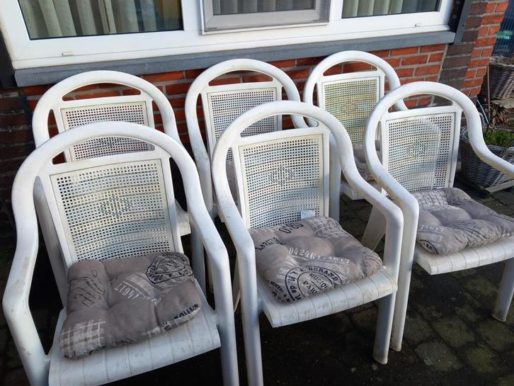 6 tuinstoelen. 30 euro voor alle 6. + gratis kussentjes, Jardin & Terrasse, Chaises de jardin, Utilisé, Synthétique, Empilable