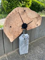 When wood meets stone klok, Ophalen, Nieuw, Staande klok