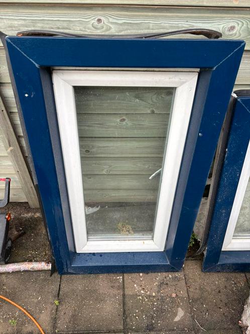 Kleine kunstof kozijntjes, Doe-het-zelf en Bouw, Raamkozijnen en Schuifdeuren, Gebruikt, Inclusief glas, Ophalen