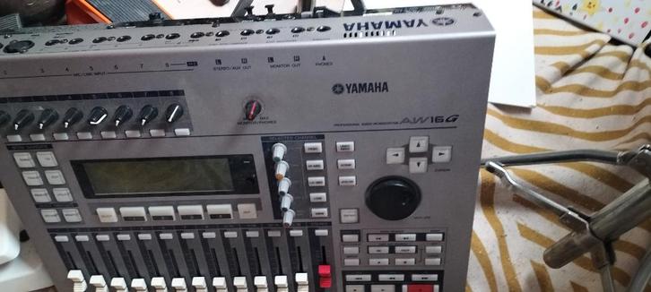 Yamaha AW16 G, Muziek en Instrumenten, Mengpanelen, Zo goed als nieuw, 10 tot 20 kanalen, Microfooningang, Ophalen