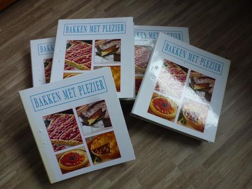 5 mappen bakken met plezier, Boeken, Kookboeken, Zo goed als nieuw, Taart, Gebak en Desserts, Ophalen