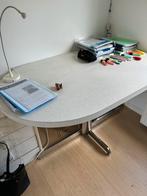 Vintage degelijke keukentafel ovaal, Huis en Inrichting, Ophalen, Gebruikt, 100 tot 150 cm, 50 tot 100 cm