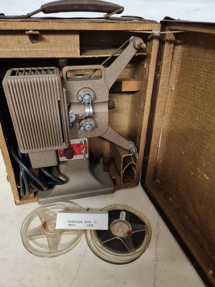 film projector 8 mm, Collections, Appareils photo & Matériel cinématographique, Projecteur, Enlèvement ou Envoi