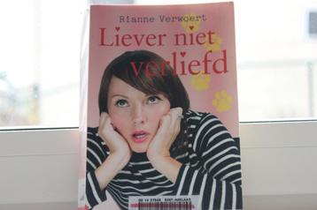 BOEK SC RIANNE VERWOERT LIEVER NIET VERLIEFD beschikbaar voor biedingen