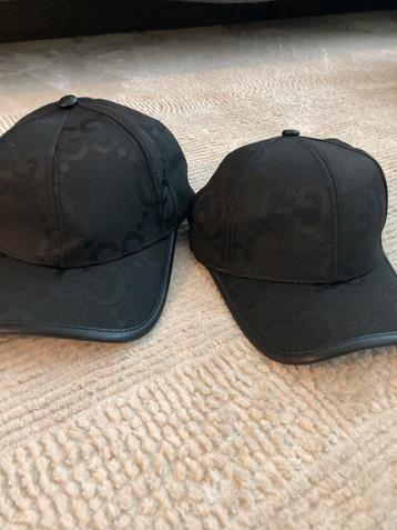 Zwarte Gucci pet beschikbaar voor biedingen