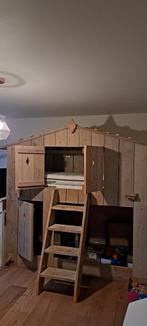 Bed boomhut (incl. 2 matrassen) + Kast, Huis en Inrichting, Ophalen, Bruin, 210 cm, Hout