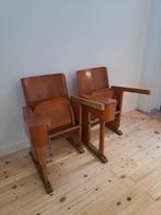 2 stoelen 1920 aula, Ophalen