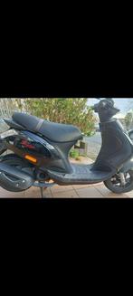 Piaggo zip 50cc (que 5000km), Fietsen en Brommers, Ophalen, Gebruikt, Zip
