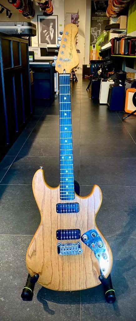G&L - F-100 SERIES II - 1982, Muziek en Instrumenten, Snaarinstrumenten | Gitaren | Elektrisch, Zo goed als nieuw, Solid body