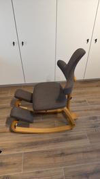 Stokke/ varier thatsit kniestoel, Huis en Inrichting, Ophalen, Bruin, Zo goed als nieuw, Bureaustoel