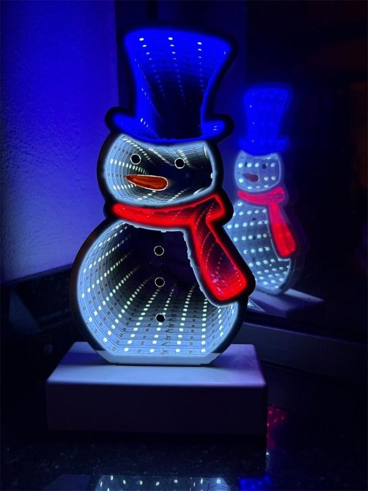 Sneeuwpop 3D Infinity USB en timer led verlichting, Diversen, Kerst, Nieuw, Ophalen of Verzenden