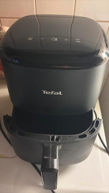 Compacte airfryer tefal beschikbaar voor biedingen