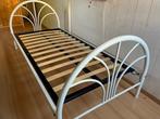bed metaal 1 persoon, Huis en Inrichting, Slaapkamer | Bedden, Ophalen, Eenpersoons, Wit, Zo goed als nieuw