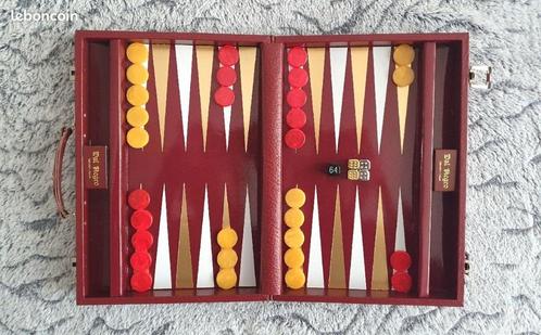 Rare bakelite italian Backgammon, Hobby en Vrije tijd, Gezelschapsspellen | Bordspellen, Ophalen