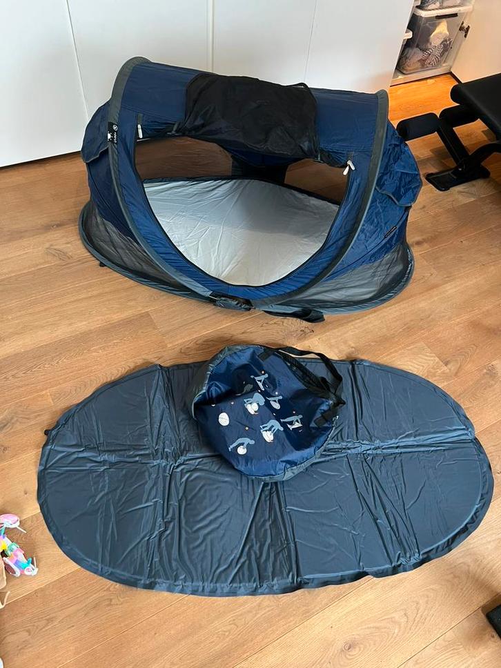 Deryan luxe camping bedje incl zelfopblaasbare matras, Kinderen en Baby's, Overige Kinderen en Baby's, Zo goed als nieuw, Ophalen