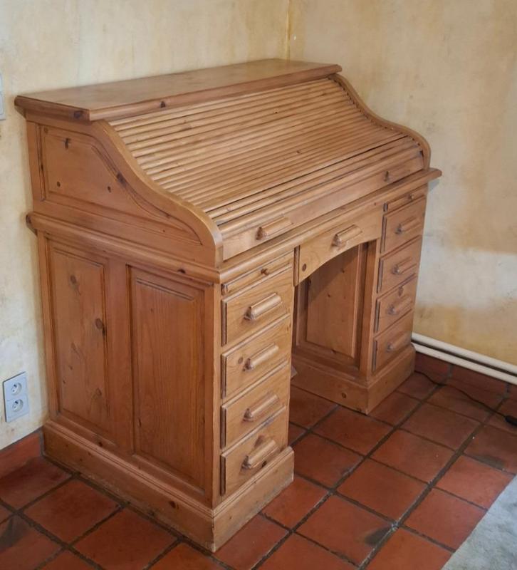 Massieve bureau in grenen hout, Huis en Inrichting, Bureaus, Gebruikt, Bureau, Ophalen