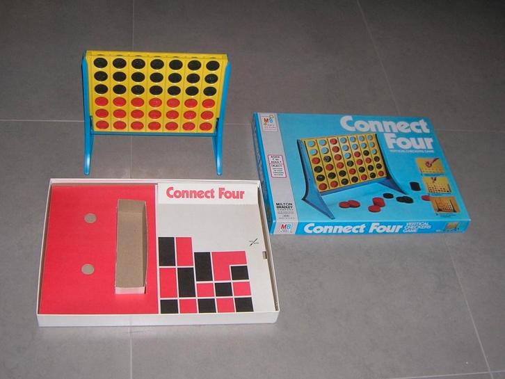 Spel: Connect four ( Vier op een rij ), Hobby en Vrije tijd, Gezelschapsspellen | Overige, Zo goed als nieuw, Een of twee spelers