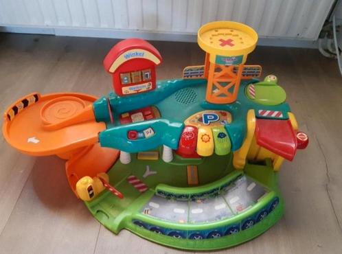 vtech Toet Toet Auto garage met 7 auto's, Kinderen en Baby's, Speelgoed | Vtech, Zo goed als nieuw, 2 tot 4 jaar, Ophalen