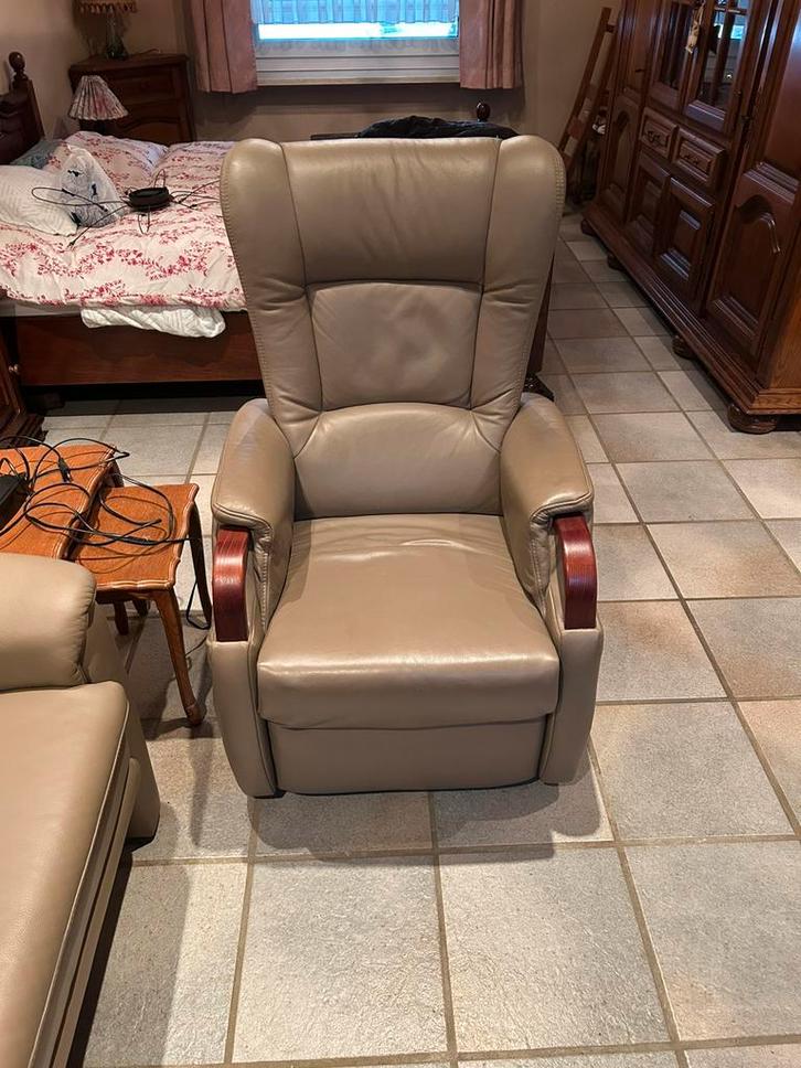 Lederen relaxzetel met lift functie + driezit, Huis en Inrichting, Fauteuils, Zo goed als nieuw, Leer, Ophalen