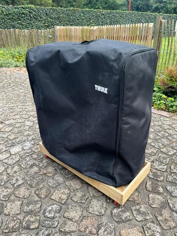 NIEUWSTAAT Thule Easyfold XT2 933 fietsendrager + hoes, Auto diversen, Fietsendragers, Ophalen, Zo goed als nieuw, Brede banden