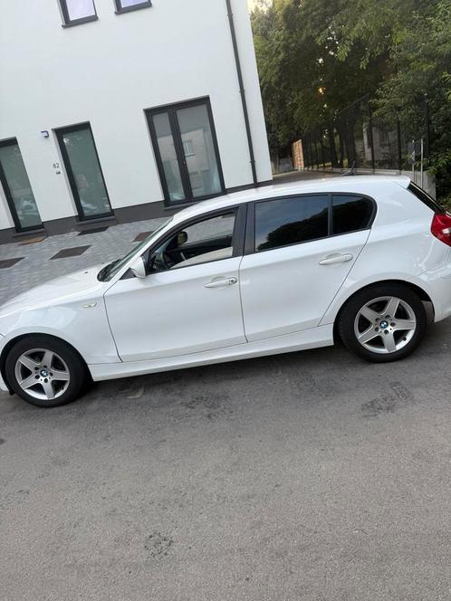 Bmw 1 serie 2011 xenon 2L 5D, Auto's, BMW, Particulier, 1 Reeks, Xenon verlichting, Diesel, Euro 5, 5 deurs, Handgeschakeld, Wit