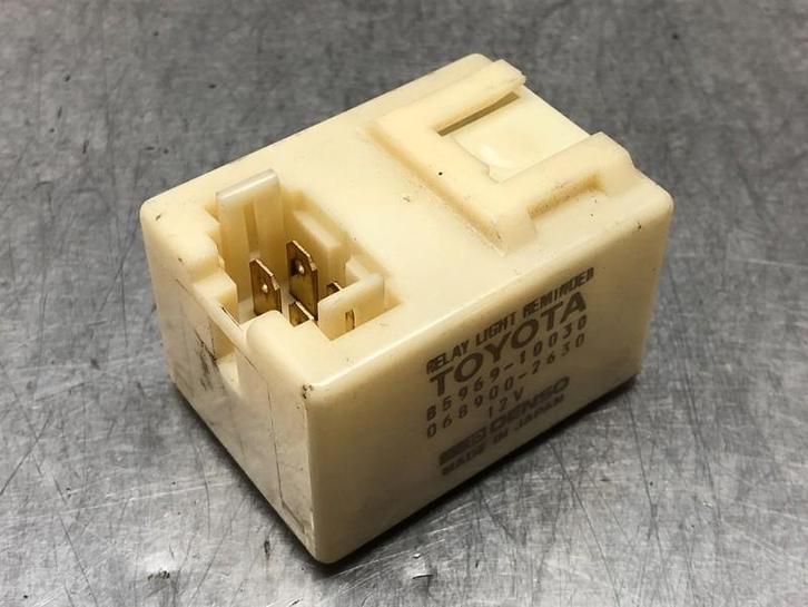 RELAIS Toyota Starlet (EP9) (01-1996/07-1999) (|8596910030|), Auto-onderdelen, Elektronica en Kabels, Toyota, Gebruikt
