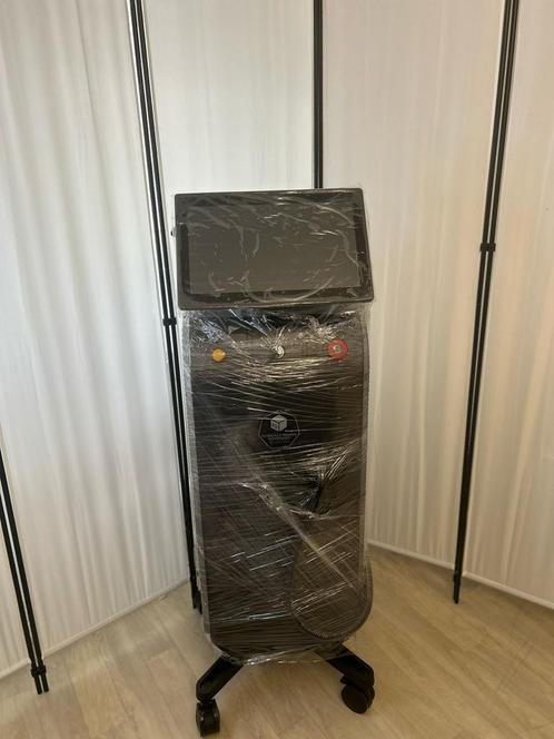 Vente machine diode laser soprano titanium / epilation, Handtassen en Accessoires, Uiterlijk | Lichaamsverzorging, Zo goed als nieuw