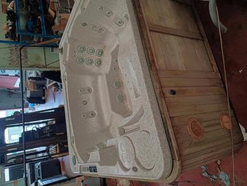 Jacuzzi gratis geleverd geplaatst 1j garantie  beschikbaar voor biedingen
