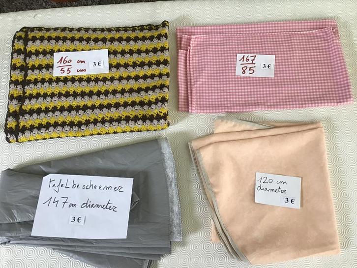 6 tafelkleden aan slechts 3 euro per stuk, Huis en Inrichting, Tafelkleden, Zo goed als nieuw, Ophalen of Verzenden