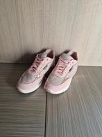 Lichtroze sneakers, Ophalen of Verzenden, Zo goed als nieuw, Sneakers