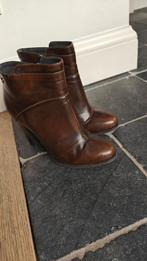 Bruin laarsje, hogere hak, Kleding | Dames, Bruin, Zo goed als nieuw, Mtng, Ophalen of Verzenden