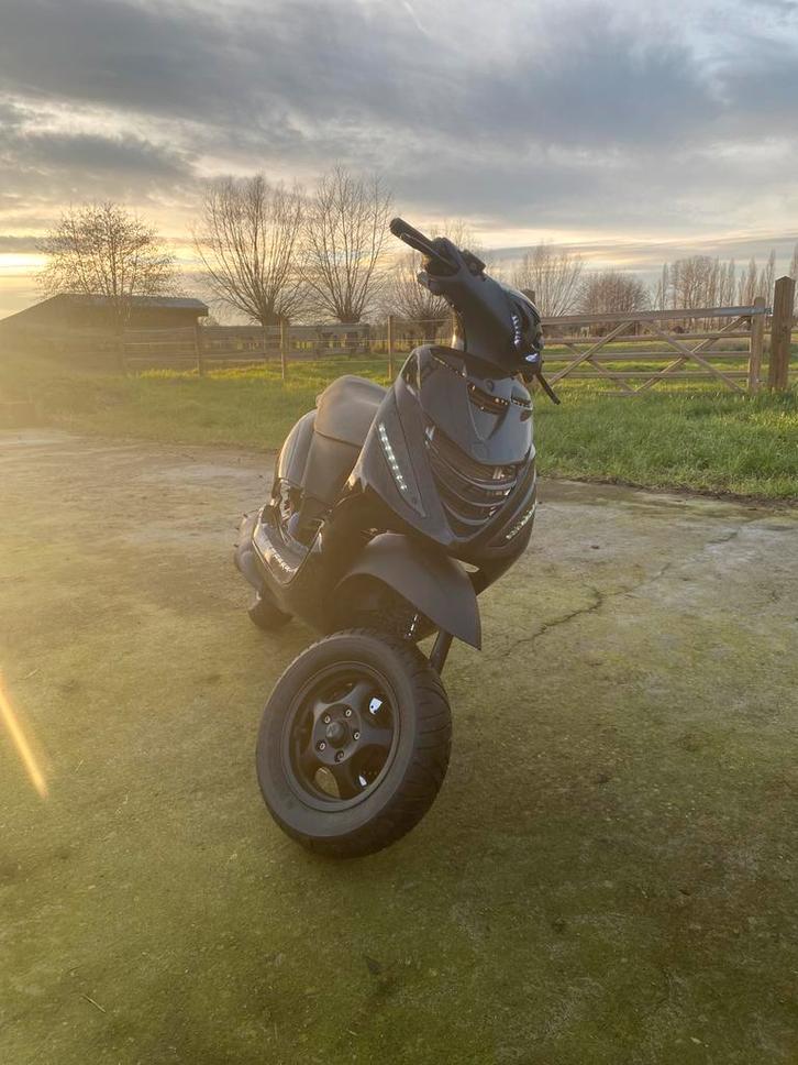 Zip 125, Fietsen en Brommers, Scooters | Piaggio, Zo goed als nieuw, Zip, Tweetakt, Ophalen