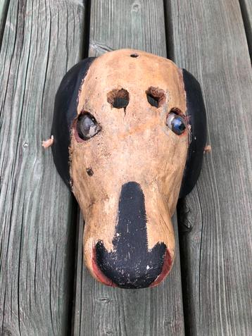 Oud Guatemalaans Hondenmasker beschikbaar voor biedingen