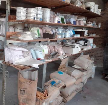 Keramiekglazuren  wegens einde atelier beschikbaar voor biedingen