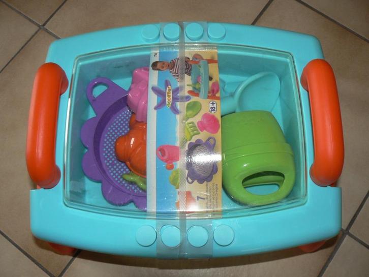 Jouets de plage Ecoiffier dans une valisette, Enfants & Bébés, Jouets | Extérieur | Bacs à sable, Neuf, Enlèvement ou Envoi