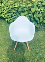 3 Beaux fauteuils/chaises avec accoudoirs design style Eames, Huis en Inrichting, Stoelen, Ophalen, Gebruikt, Drie, Wit