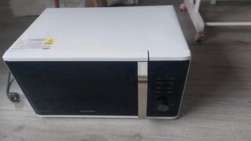 Four à micro-ondes Samsung avec grill, Enlèvement, Comme neuf, Gril, Encastré