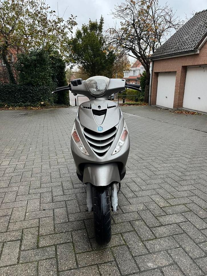 Piaggio Zip 4t, Fietsen en Brommers, Scooters | Piaggio, Zo goed als nieuw, Zip, Ophalen